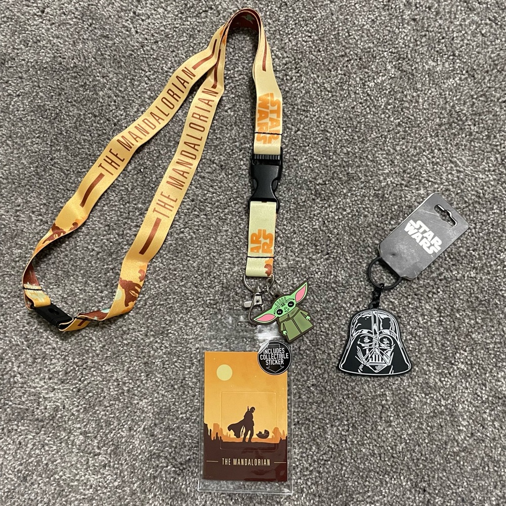 Star Wars The Mandalorian Lanyard & Darth Vader Keychain Bundle